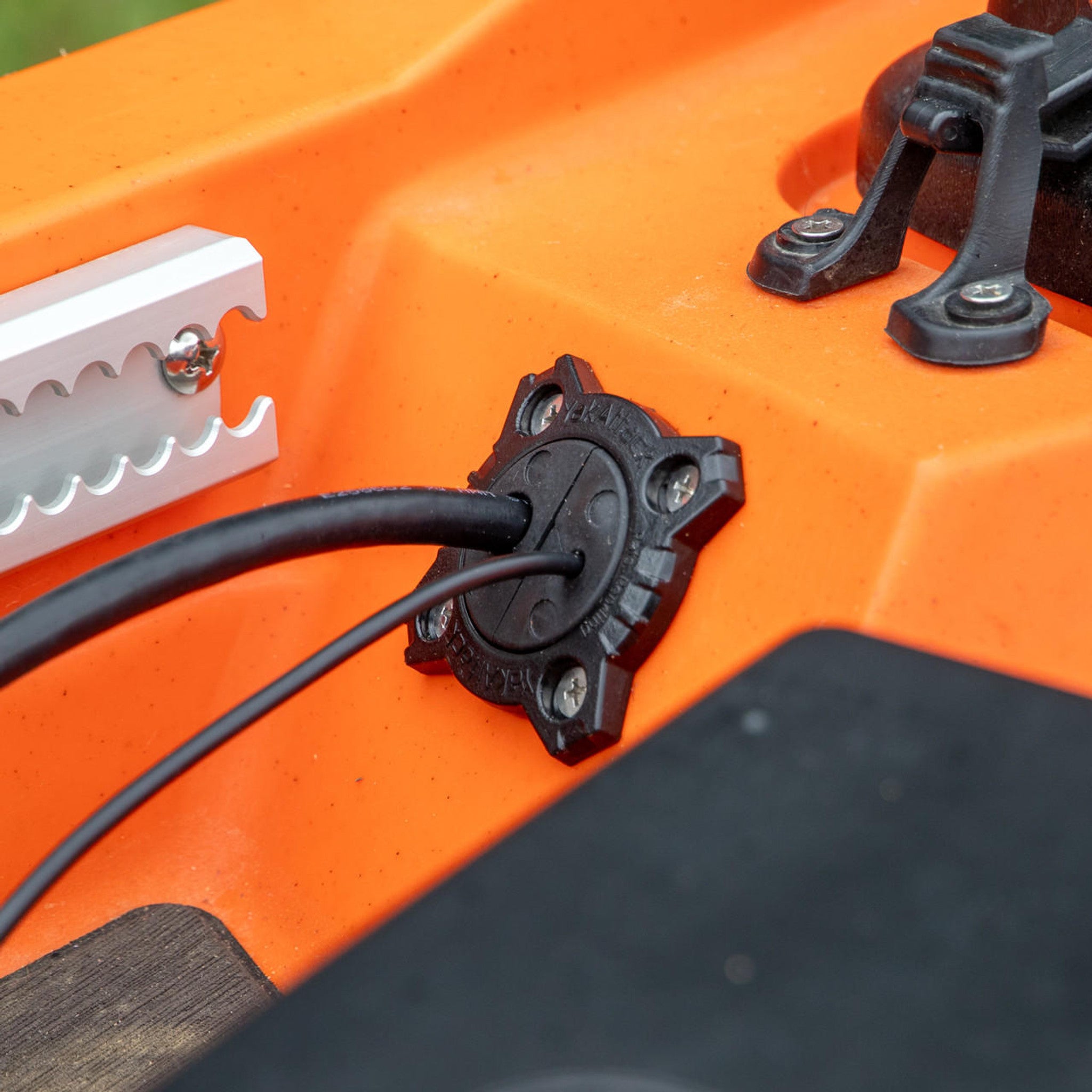 YakAttack GridLoc Through Hull Wiring Kit XL – Bonafide Fishing